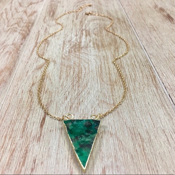 Last 1! 🌟HP🌟 Chrysoprase Mineral Necklace - Picture 3 of 7
